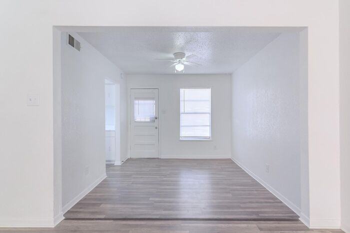 3501 Keltner Ave #102 - Photo 3 of 27