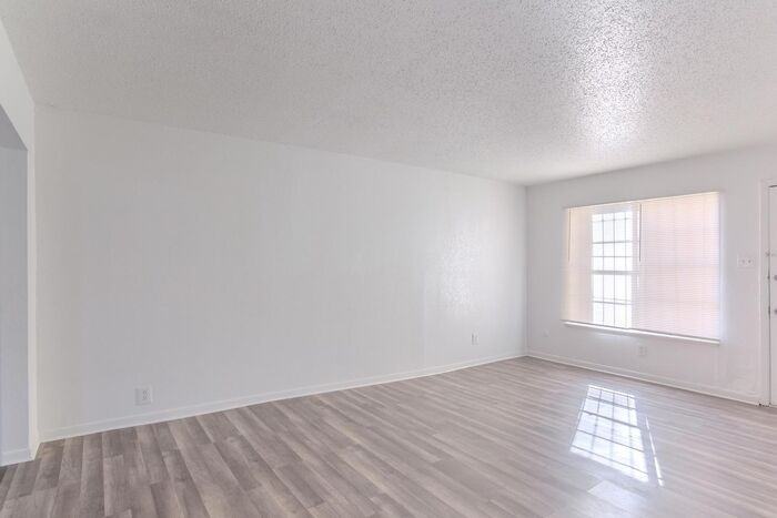 3501 Keltner Ave #102 - Photo 4 of 27