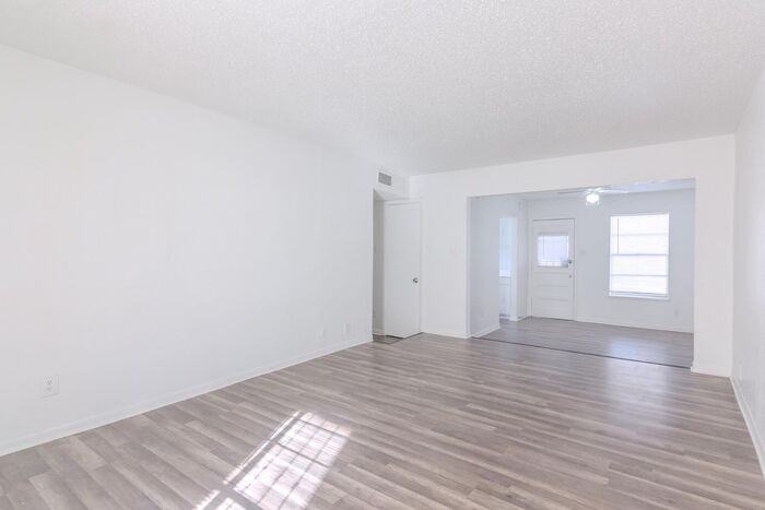 3501 Keltner Ave #102 - Photo 6 of 27