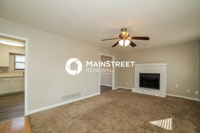 499 Woodland St - Photo 2 of 17