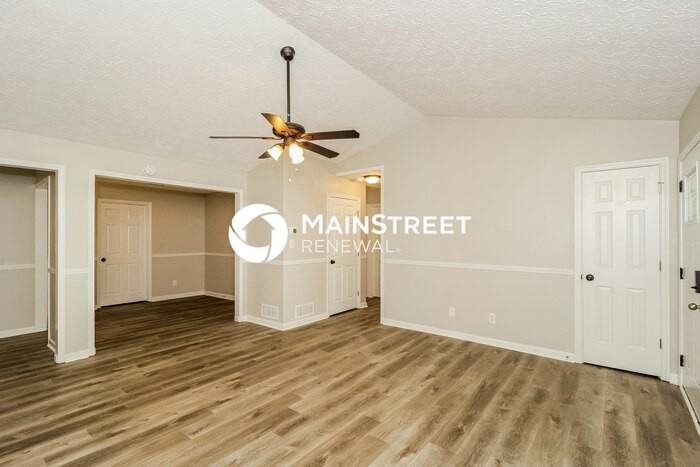 4336 Hillview Dr - Photo 4 of 16