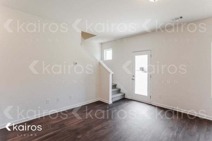 114 Dudley Way Sw - Photo 2 of 18