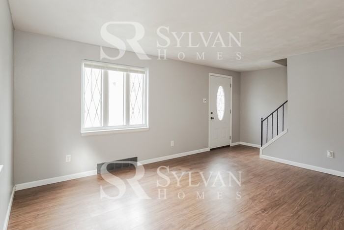 3006 Brentwood Ave - Photo 3 of 15