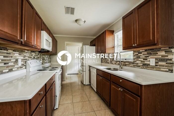 5009 2nd St W - Photo 5 of 17