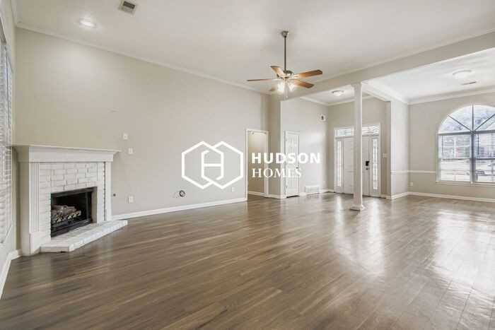 9078 Fenmore Cove - Photo 7 of 31