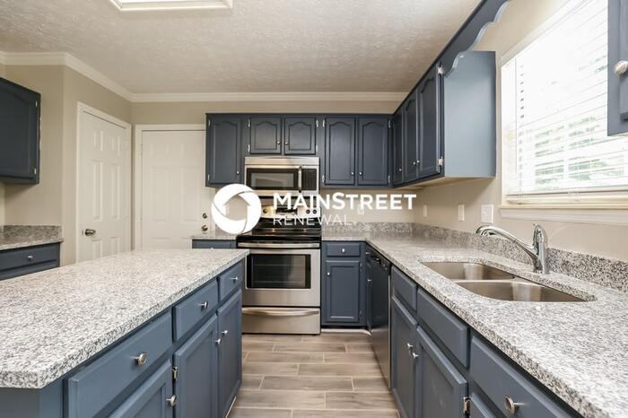 1469 Aaronwood Drive - Photo 3 of 17