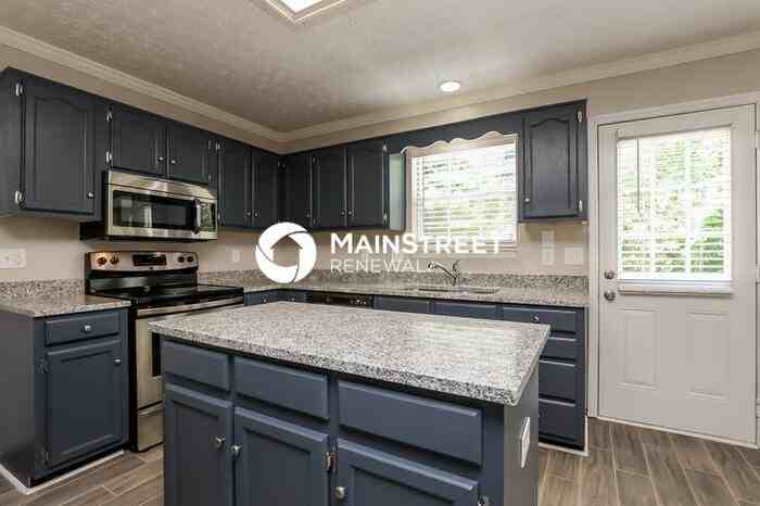 1469 Aaronwood Drive - Photo 4 of 17