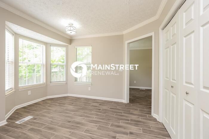 1469 Aaronwood Drive - Photo 5 of 17