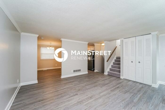 731 Saratoga Dr - Photo 4 of 18