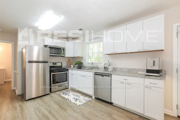 45 Beaverdam Ct - Photo 2 of 19