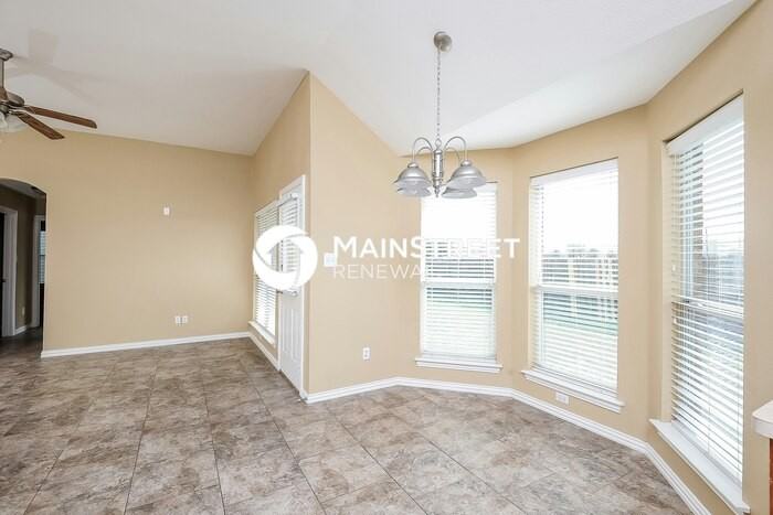 113 Currie Ct - Photo 4 of 16