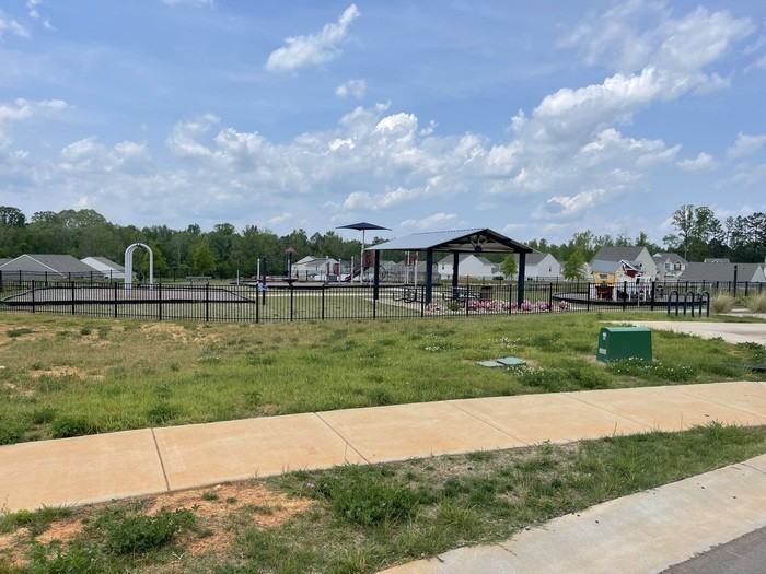 1020 Standing Oak Dr - Photo 2 of 18