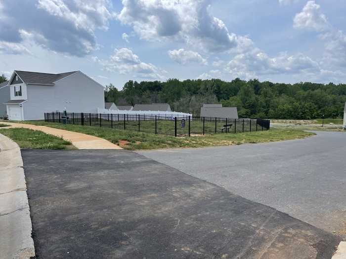 1020 Standing Oak Dr - Photo 3 of 18