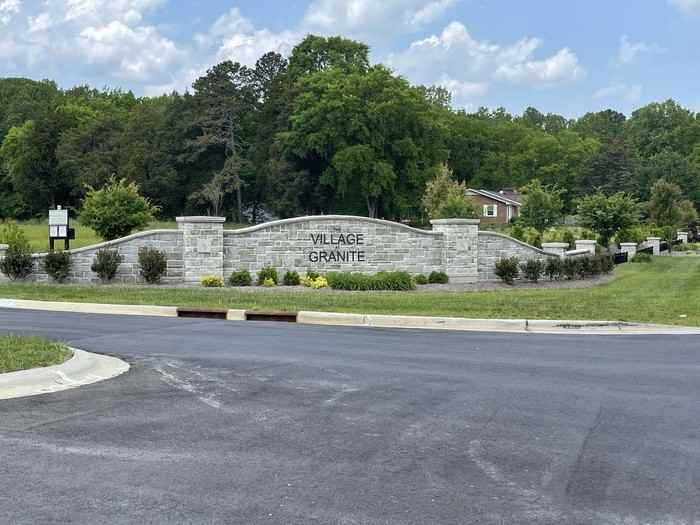 1020 Standing Oak Dr - Photo 4 of 18