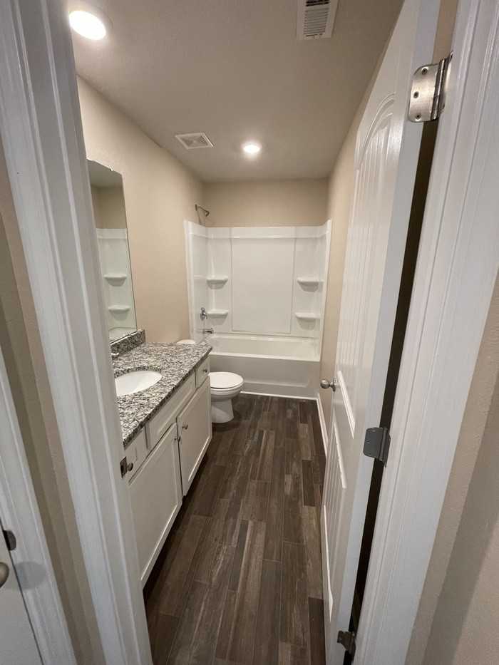 1020 Standing Oak Dr - Photo 7 of 18