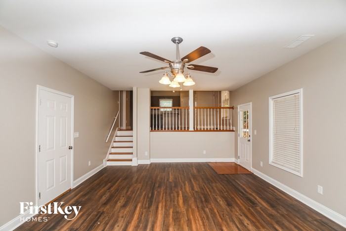 292 Hiram Way - Photo 3 of 15