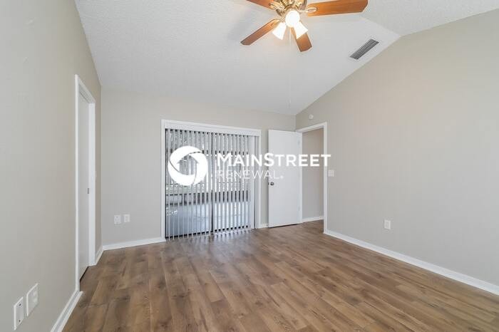 428 Broward Ter - Photo 3 of 22