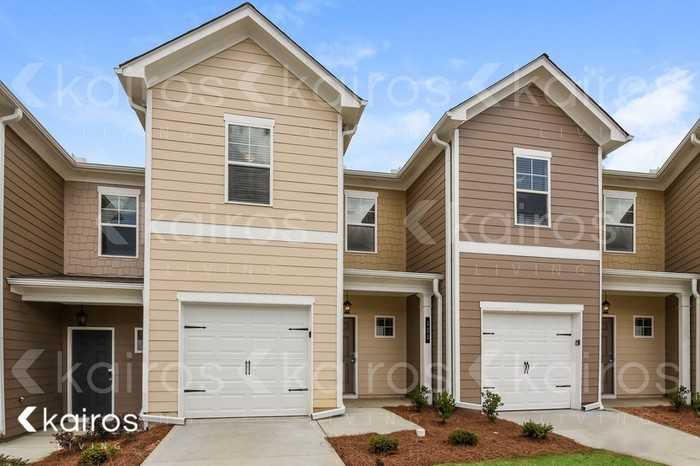 123 Dudley Way Sw - Photo 2 of 17