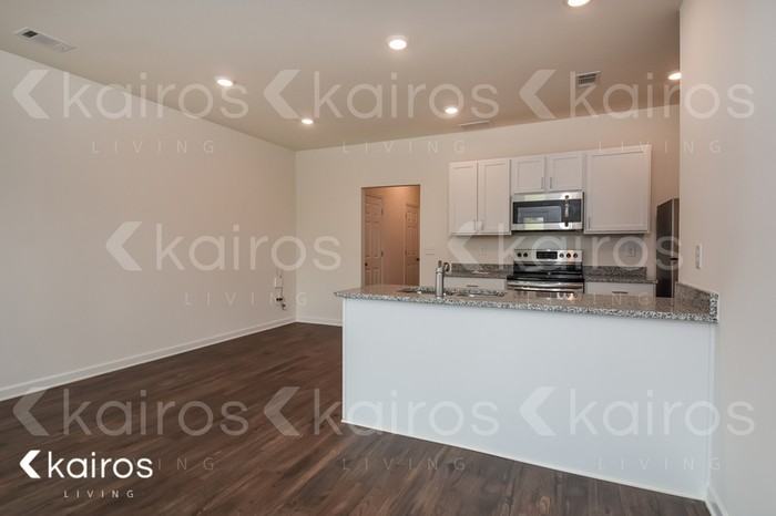 123 Dudley Way Sw - Photo 5 of 17