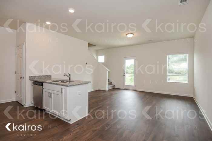 123 Dudley Way Sw - Photo 7 of 17