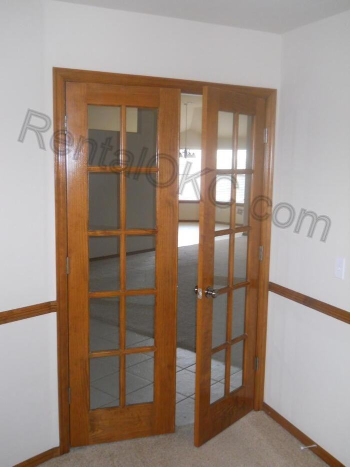 2721 Se 95th St - Photo 3 of 17