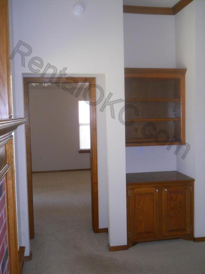 2721 Se 95th St - Photo 6 of 17