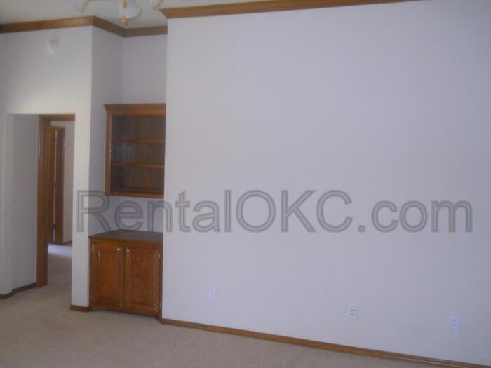 2721 Se 95th St - Photo 7 of 17