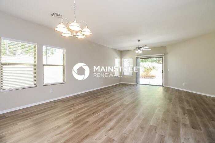 10920 E Flossmoor Ave - Photo 6 of 17