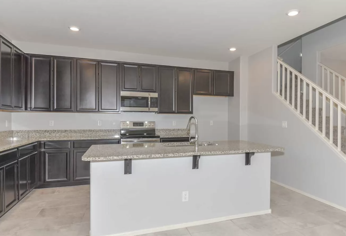 16671 W Sierra St - Photo 7 of 30