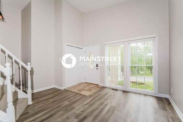 7155 Wayles Dr - Photo 3 of 18