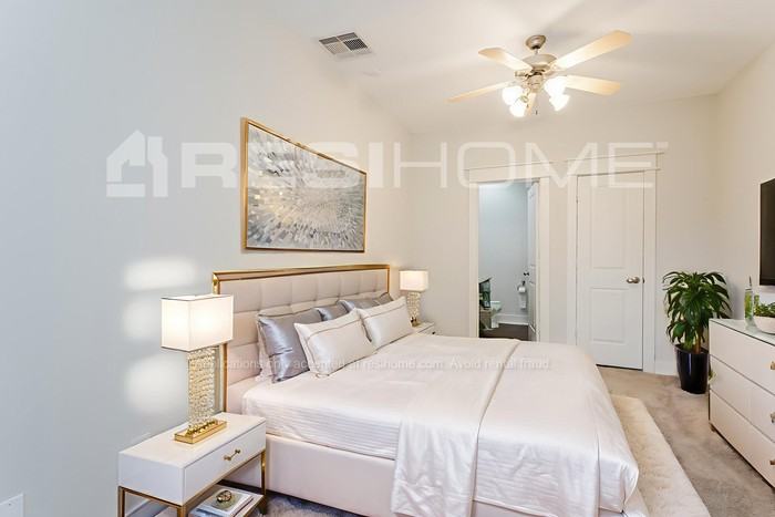 2210 Radcliffe St - Photo 7 of 18