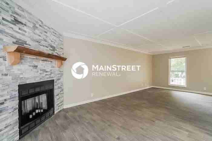103 Brenton Court - Photo 3 of 17