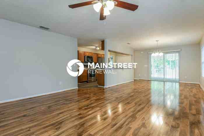 2523 Yale Ave - Photo 4 of 16