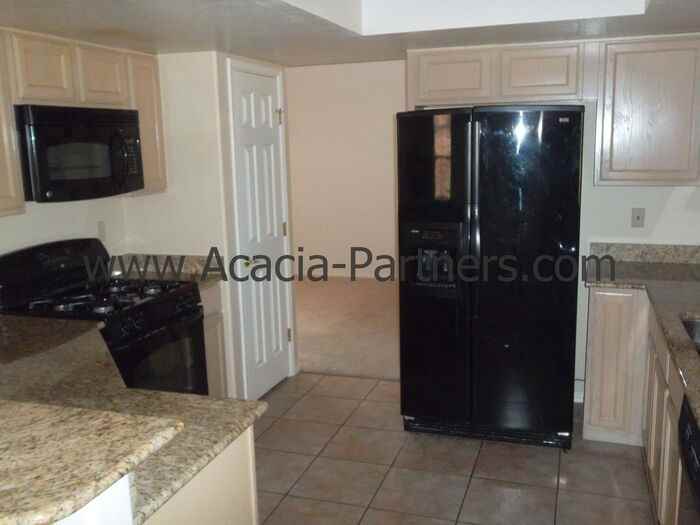 10211 North Oak Knoll Lane - Photo 7 of 19