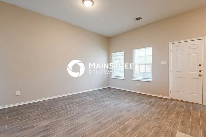 629 Green Mound Dr - Photo 4 of 16