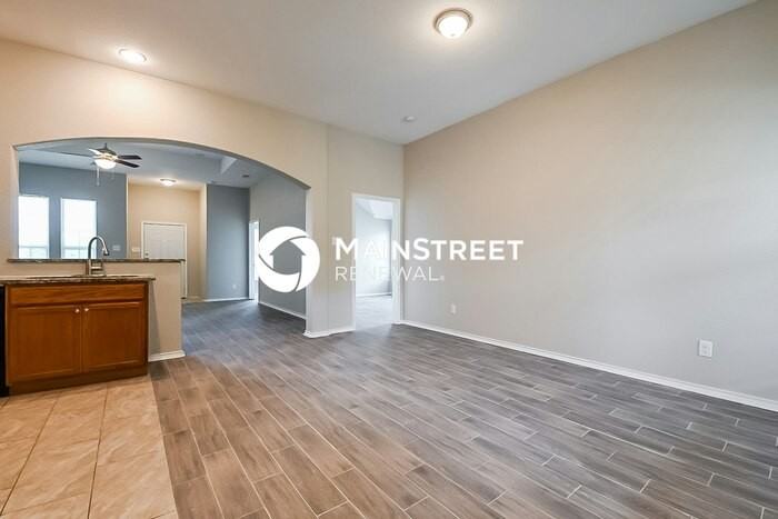 629 Green Mound Dr - Photo 5 of 16