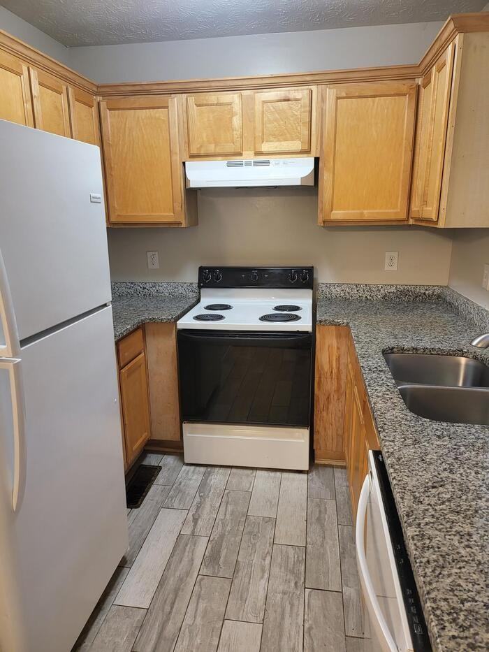 122 Nowell St #J - Photo 2 of 16