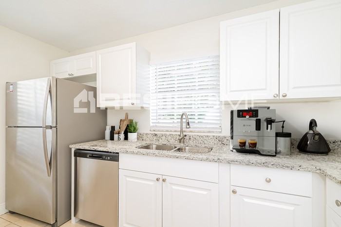 139 Cory Ct - Photo 2 of 18