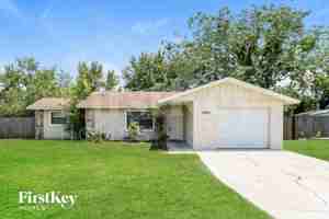 featured image of 2004 Cecile St