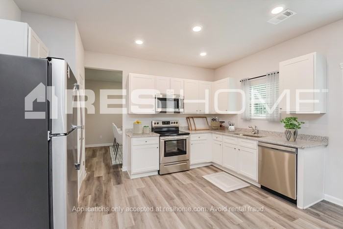 20 Victory Ln - Photo 3 of 21