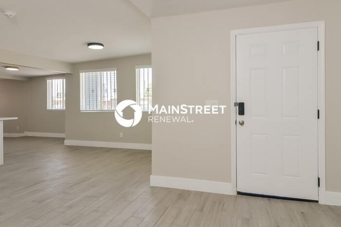 1716 Euclid Ave - Photo 4 of 16