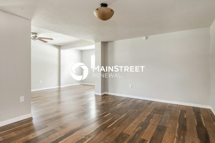 825 E Jackson Ave - Photo 4 of 18