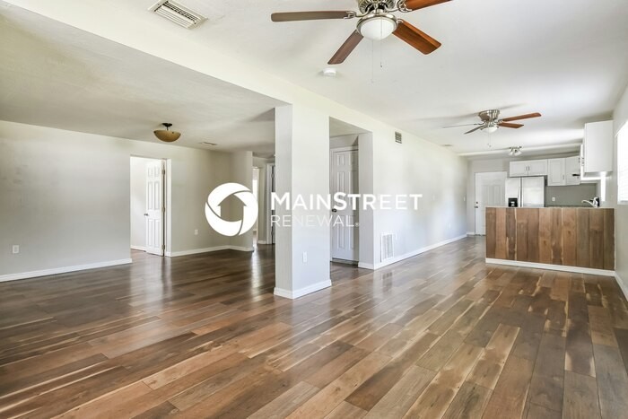 825 E Jackson Ave - Photo 6 of 18