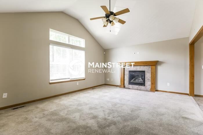 12210 East 56th Terrace - Photo 3 of 17