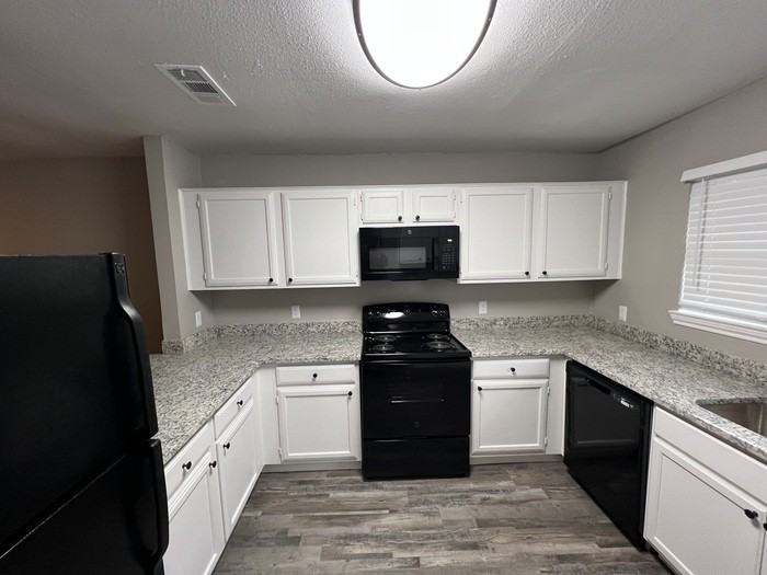 3926 Wymess Dr - Photo 2 of 8