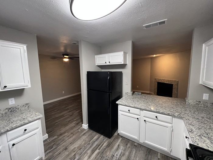 3926 Wymess Dr - Photo 3 of 8