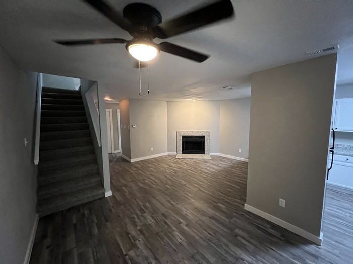 3926 Wymess Dr - Photo 4 of 8