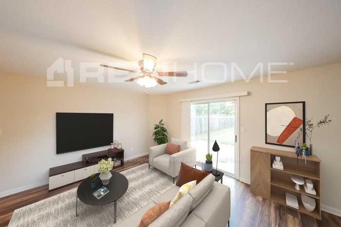 123 Elmhurst Dr - Photo 5 of 19