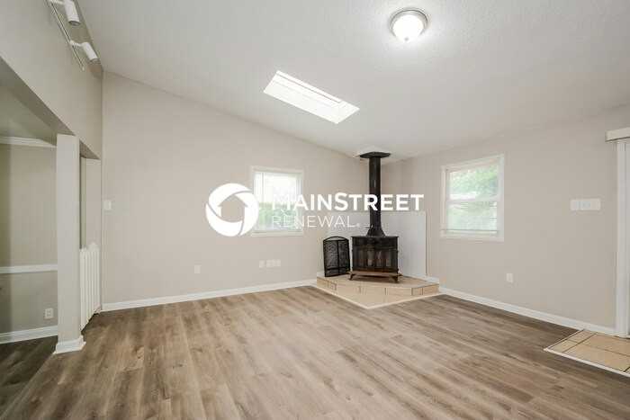 9457 Harold Dr - Photo 5 of 17