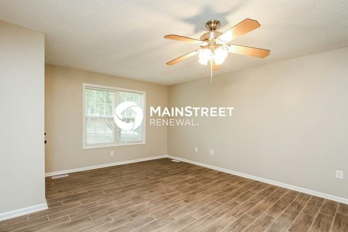 709 Firecrest St Se - Photo 3 of 16